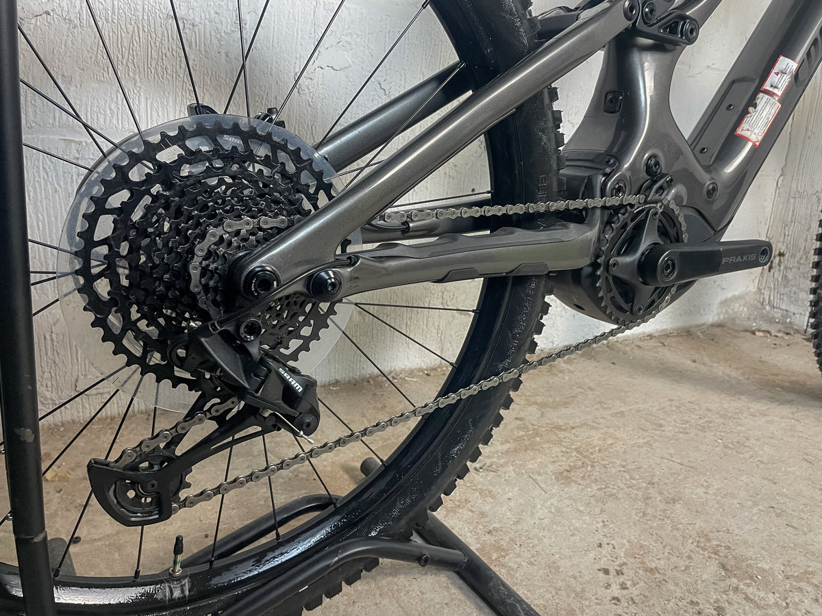 Specialized Turbo Levo Carbon 2024 Electric Mountain Bike *Only 18 Miles Rode*
